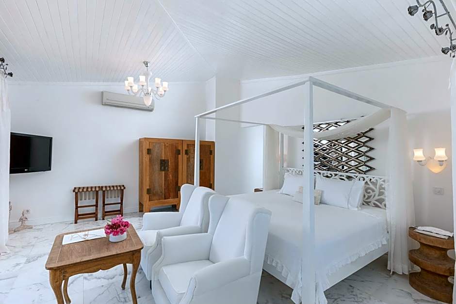 Sabrinas Haus - Adult Only +14