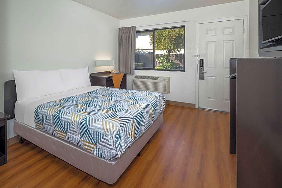 Motel 6-Santa Barbara, CA - State Street