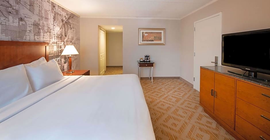 DoubleTree Suites by Hilton Hotel Philadelphia West