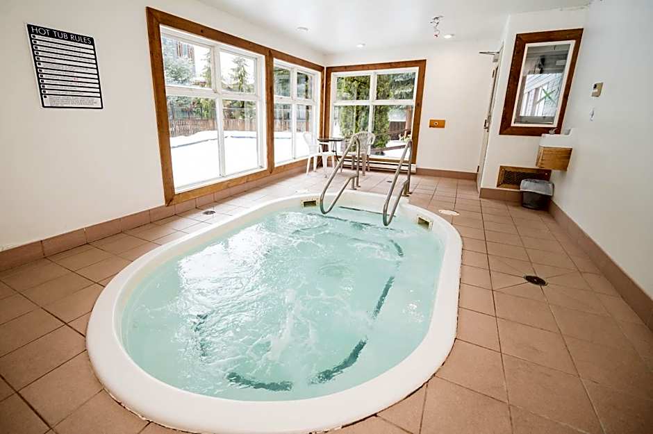 Cozy Creek Den - Updated Nov 2025