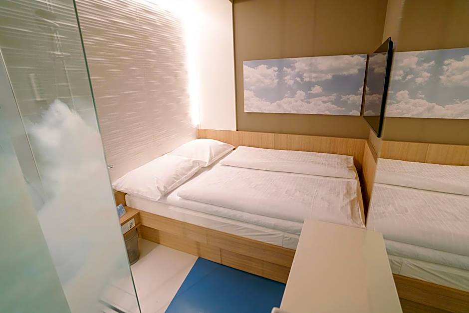MY CLOUD Transit Hotel - Guests with international flight only!