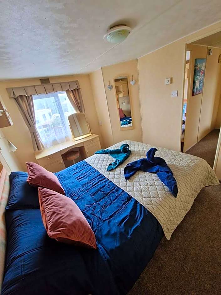 Haven on the Hill 2 Bed Caravan with Town Views of Aberystwyth F7