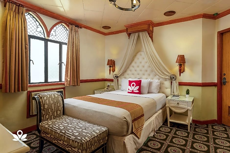 ZEN Rooms Camelot Hotel QC