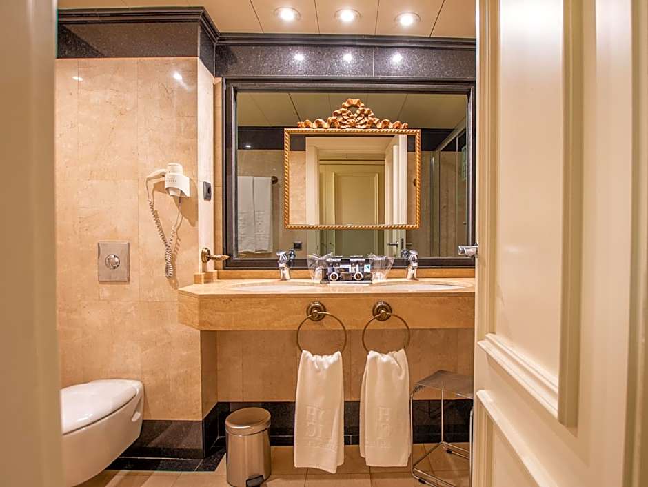 Hotel Sevilla Center