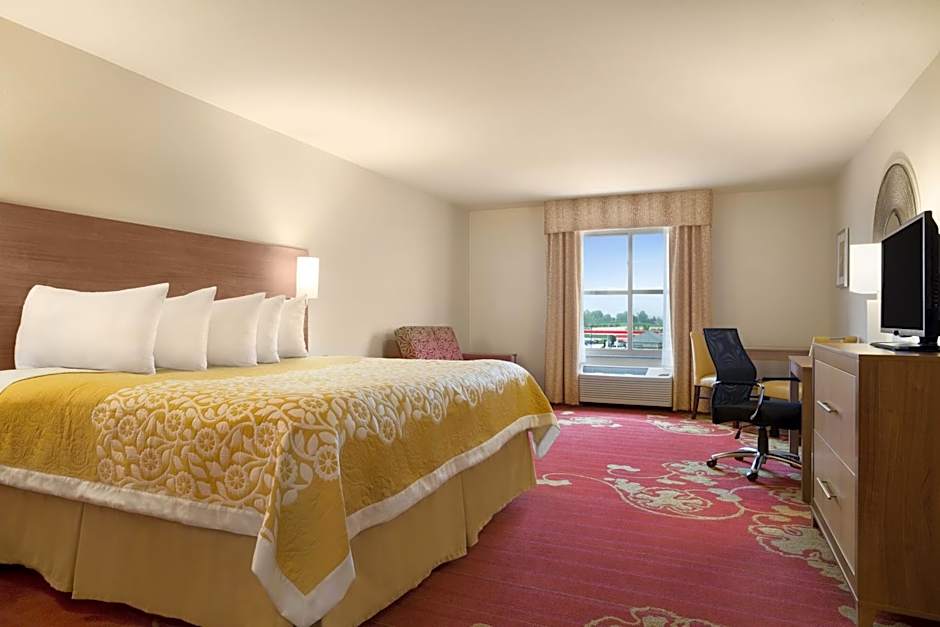 Days Inn & Suites by Wyndham Belmont