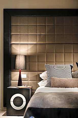 Premier One-Bedroom Apartment