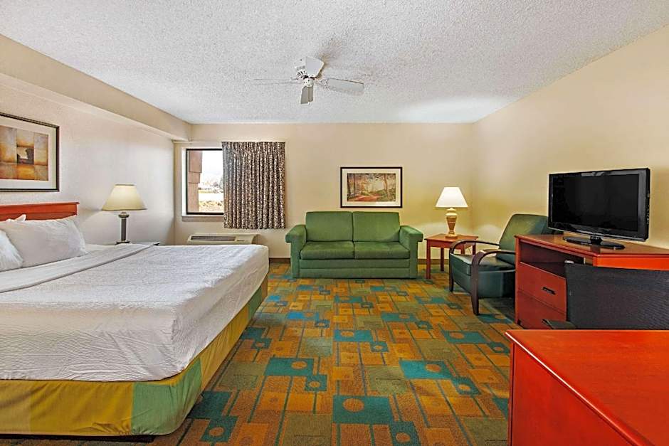 La Quinta Inn & Suites by Wyndham Albuquerque Journal Ctr Nw