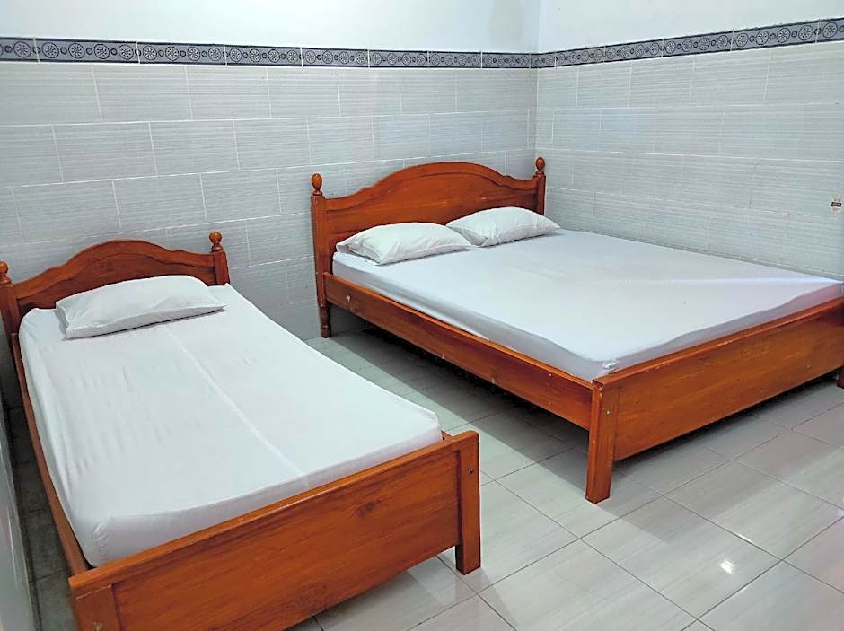 Hotel Keluarga Mekar Jaya Syariah Near UNS Solo