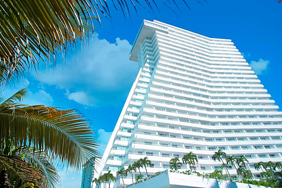 HS HOTSSON Hotel Acapulco