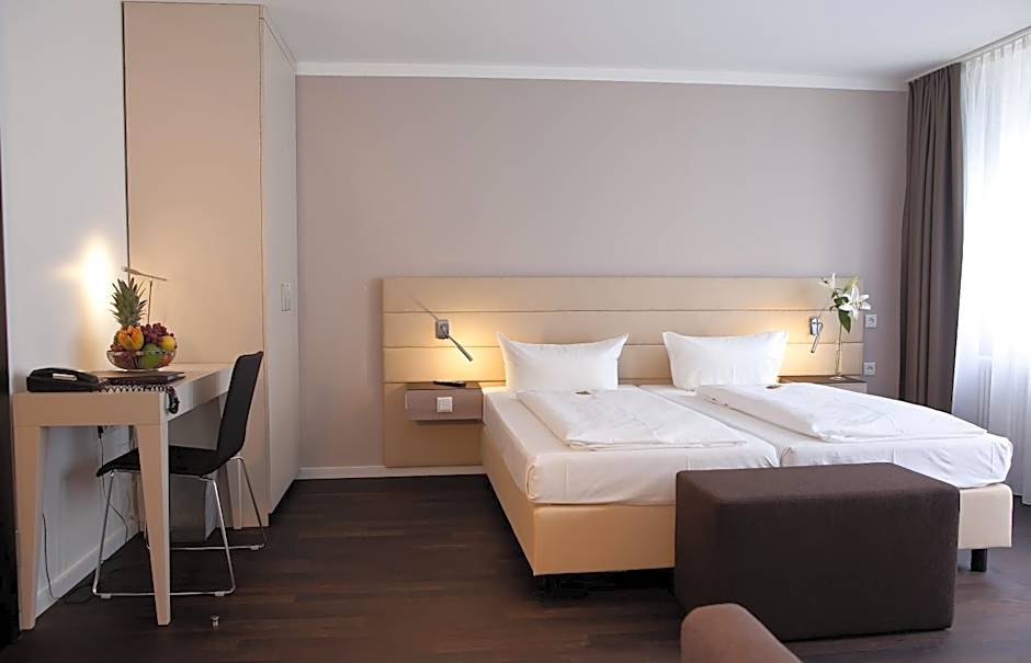 Manhattan Hotel