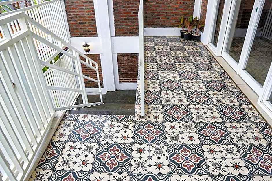 Emka Villa Traditional Minimalist