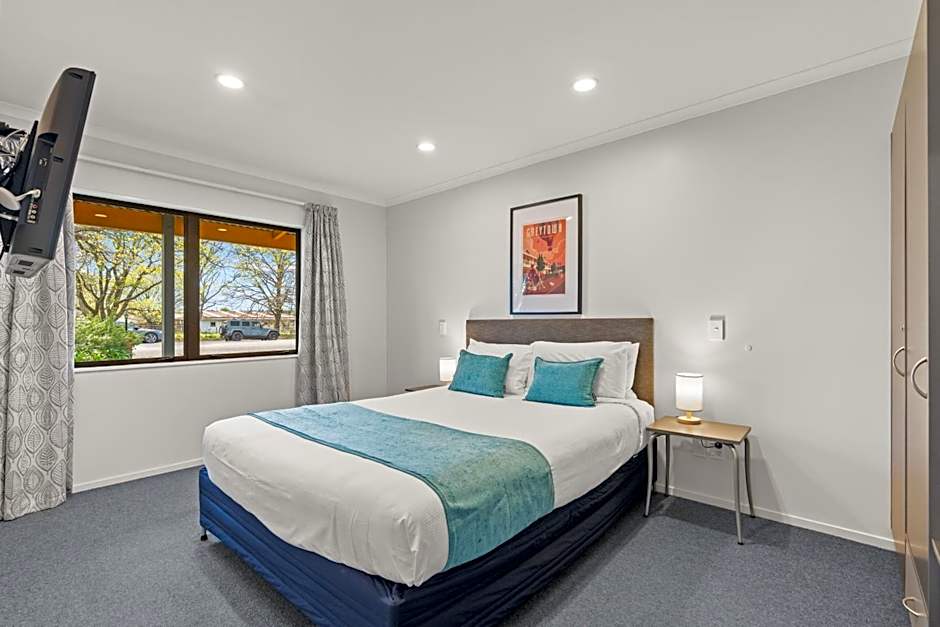 Oak Estate Motor Lodge