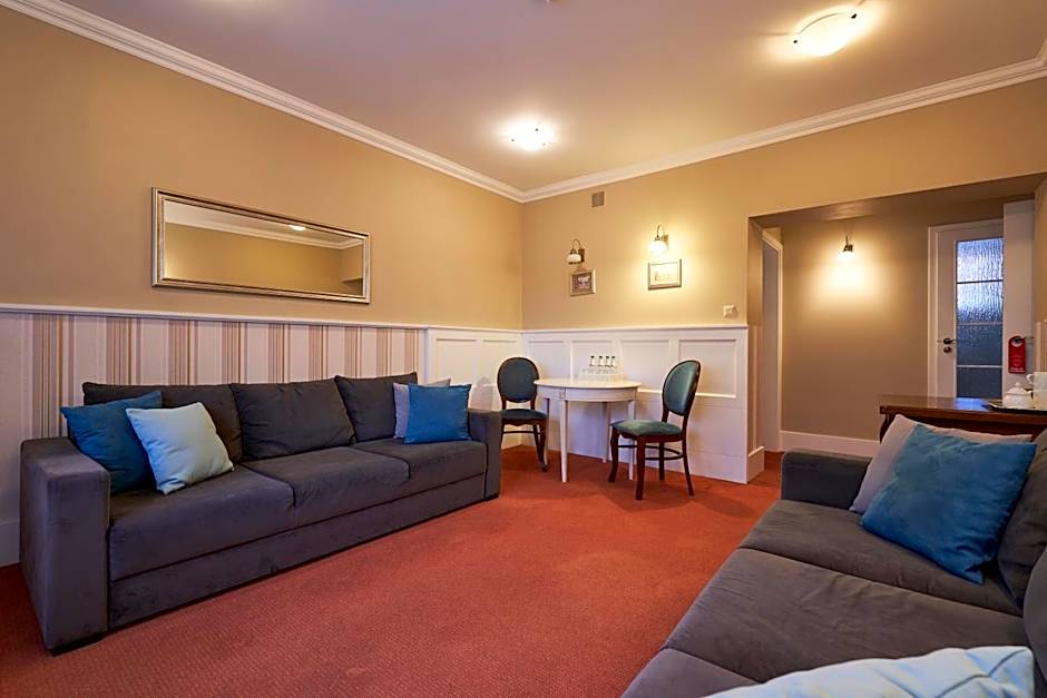 American House Hennela