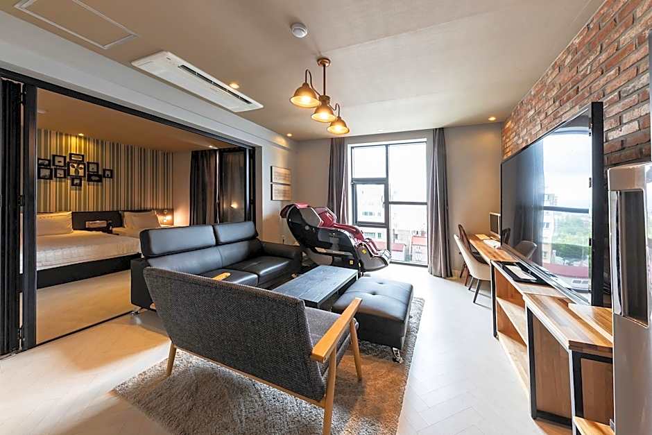 Brown Dot Hotel