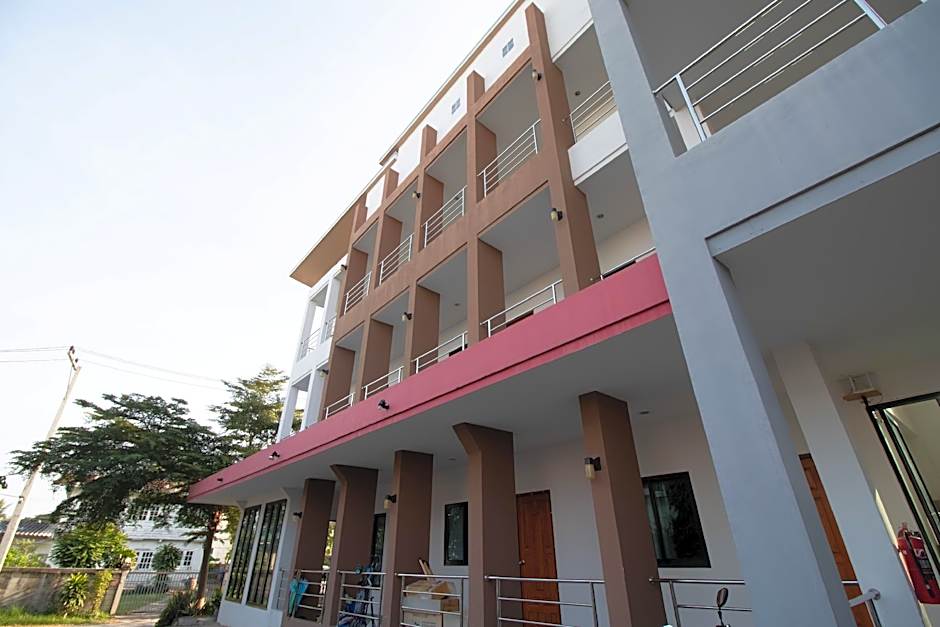 Somsamai Style Apartment