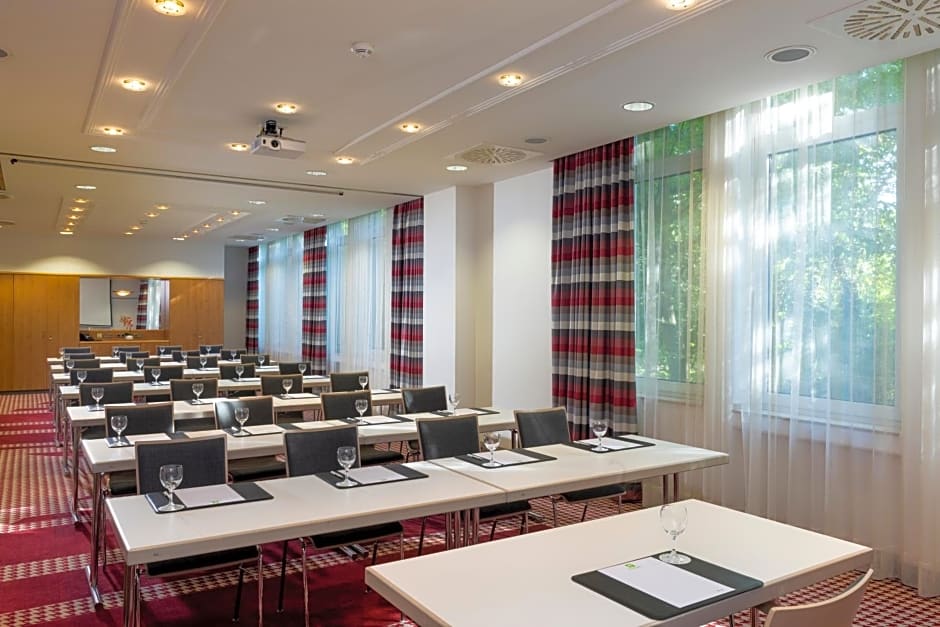 Holiday Inn Frankfurt Airport - Neu-Isenburg By IHG