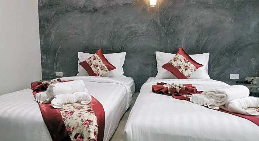 Lanta Long Beach Hostel