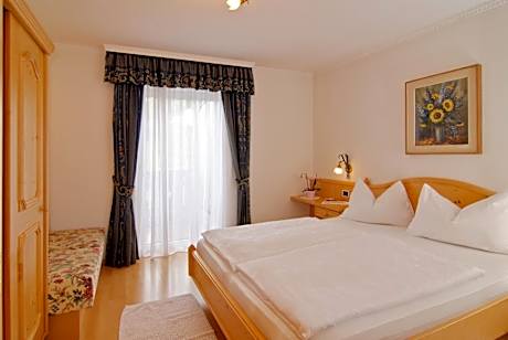 One-Bedroom Apartment (4 Adults)