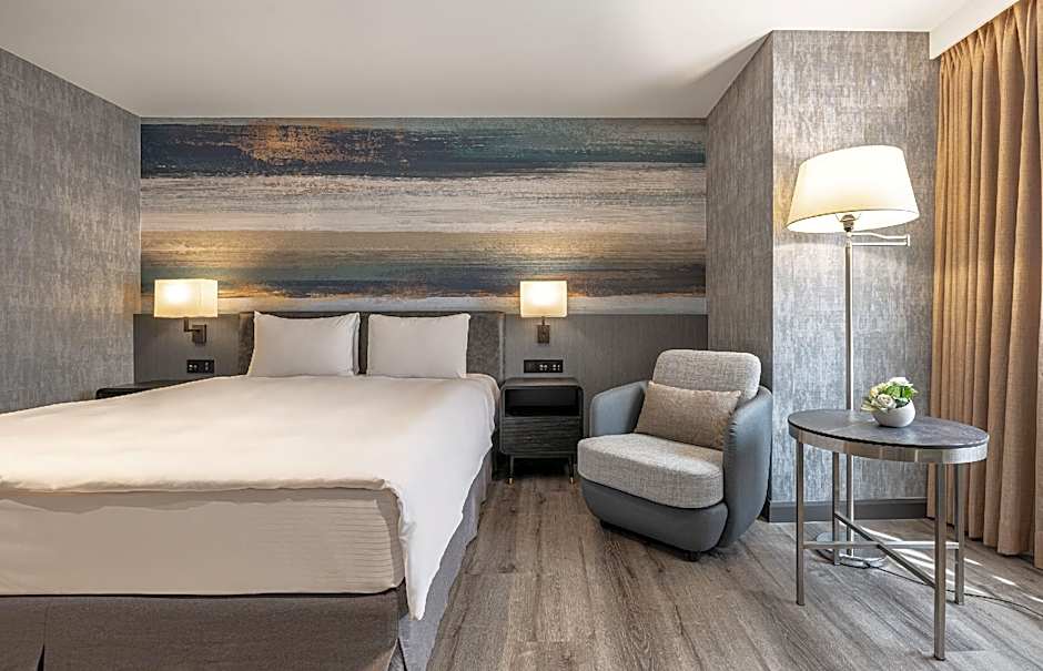 Lakeshore Hotel Metropolis