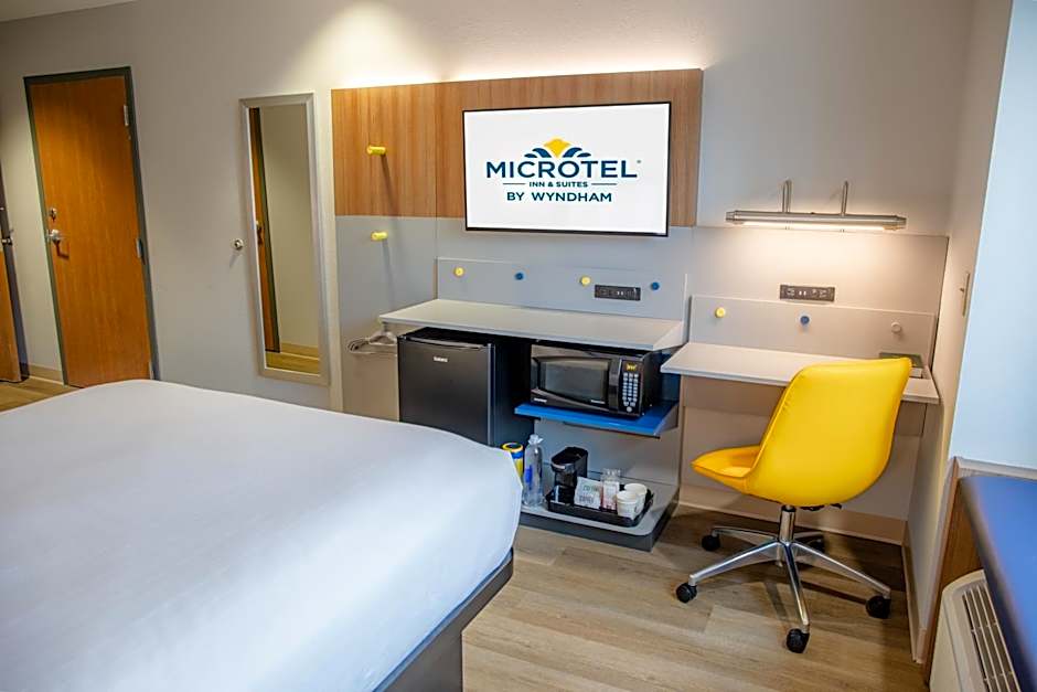 Microtel Inn & Suites by Wyndham Kingsland Naval Base I-95