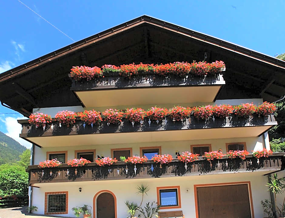 Tannerhof Bed & Breakfast