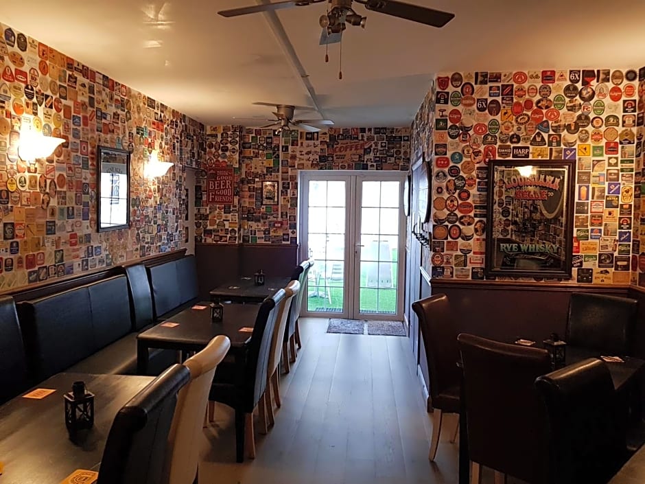 the jackdaw pub SELF CATERING STATIC CARAVAN free breakfast supplied