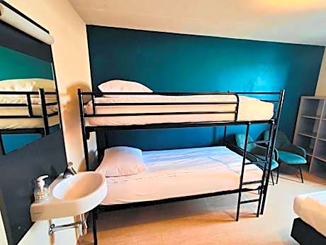 Bed in 6-Bed Mixed Dormitory Room