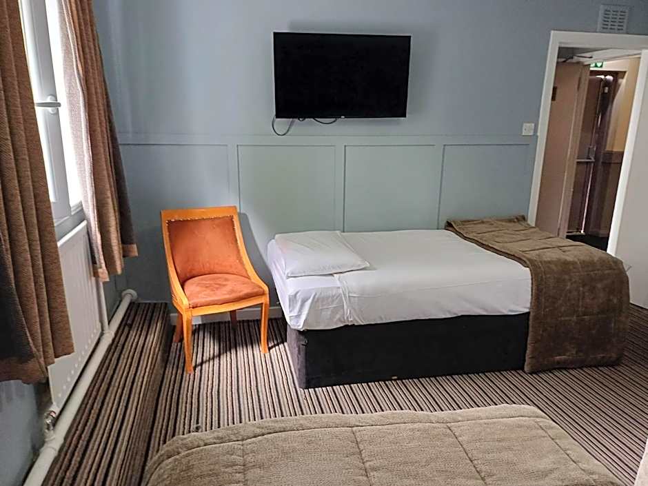 Kings Park Hotel