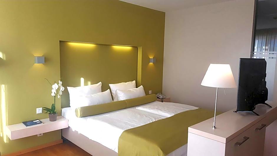 Nymphe Strandhotel & Apartments