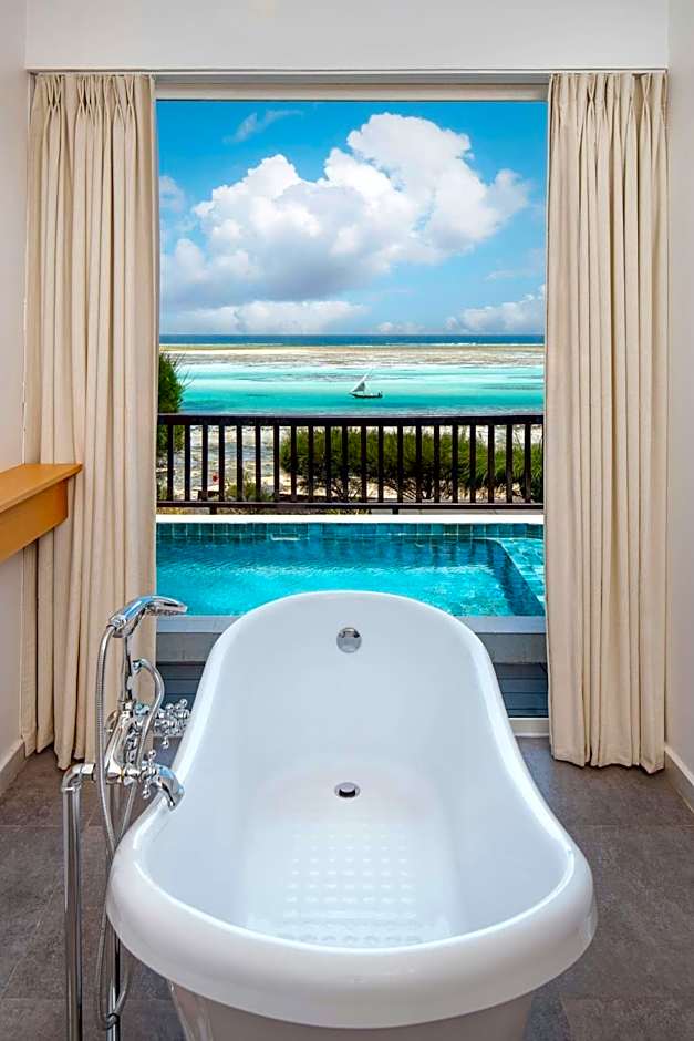 Le Mersenne Zanzibar, Autograph Collection