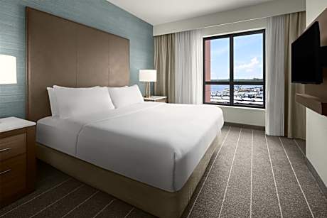 King Suite with River View