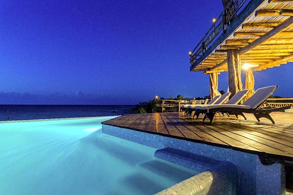 DK Luxury Ocean Front Villa - Adults Only