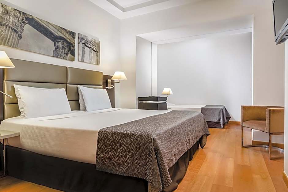 Photo 1 of 5 of Triple Room