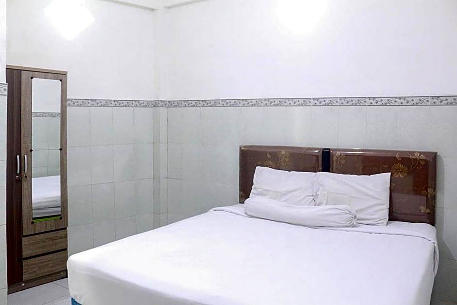 HP Residence Mitra RedDoorz near Alun Alun Kediri