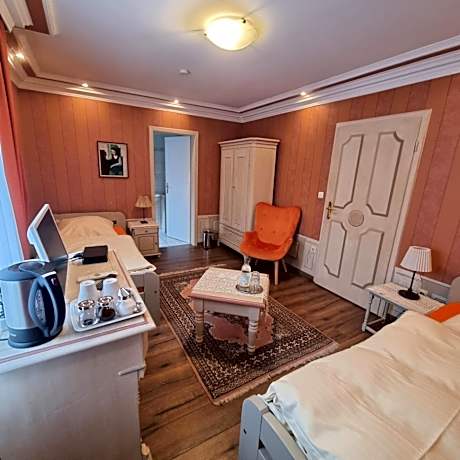 Twin Room with Bathroom