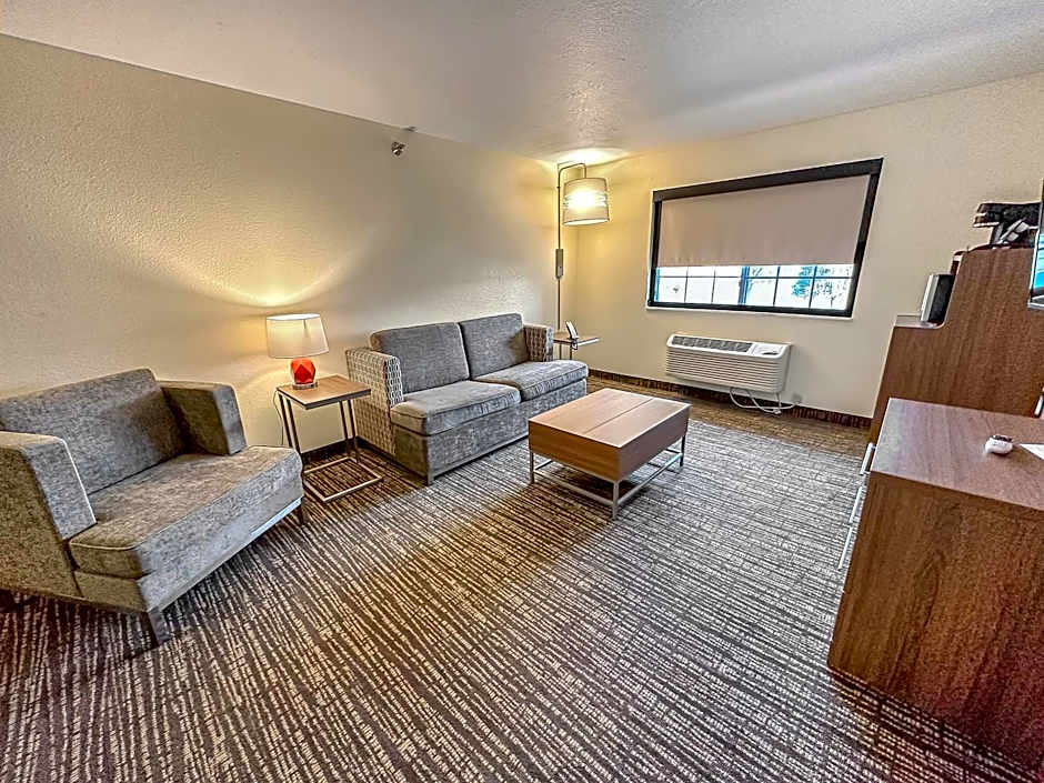 Estherville Hotel & Suites