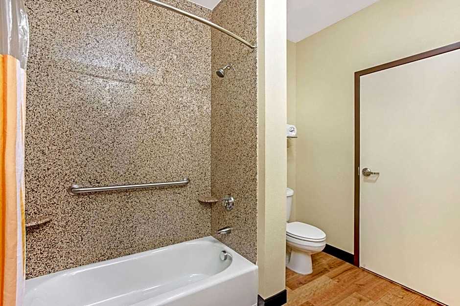 La Quinta Inn & Suites by Wyndham Ennis