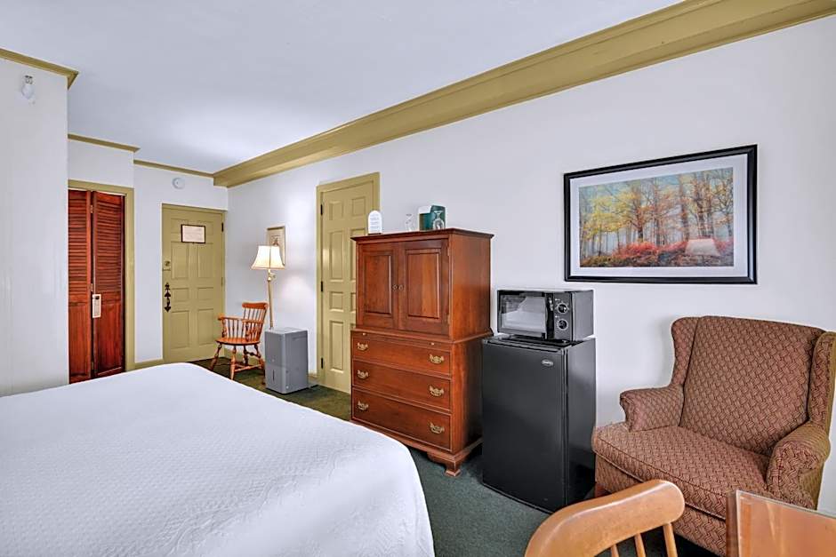 Lamies Inn & The Old Salt Tavern