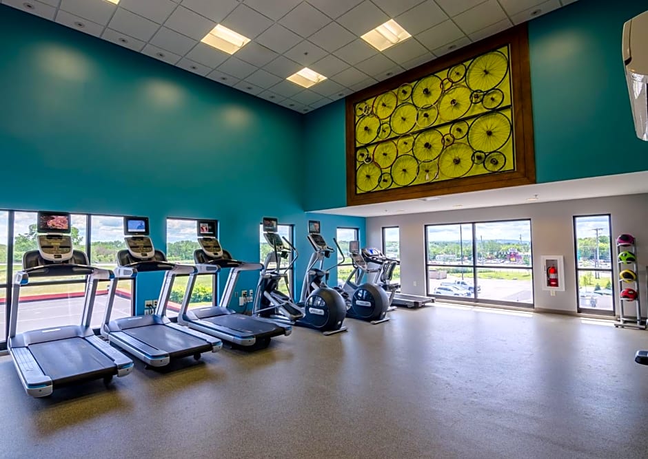 Holiday Inn & Suites Syracuse Airport - Liverpool, an IHG Hotel