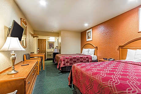 2 Queen Beds, No Smoking, Accessible Room