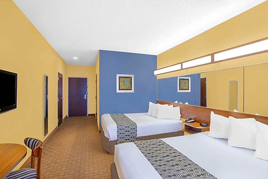 Microtel Inn & Suites By Wyndham Chili/Rochester Airport