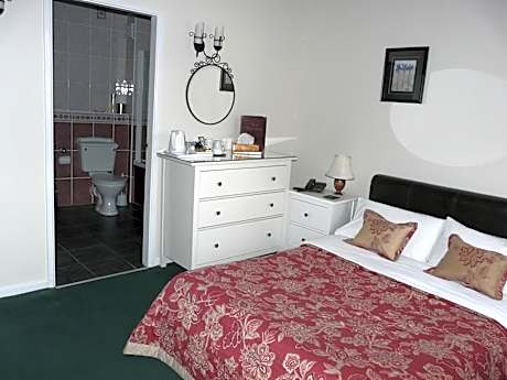 Large Double Room with Bath