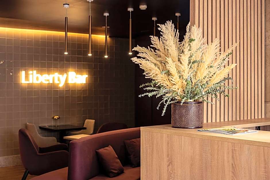 America Diamonds Hotel