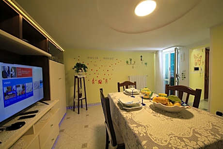 Dolls House Holiday Home