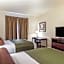 Cobblestone Hotel & Suites - Hutchinson