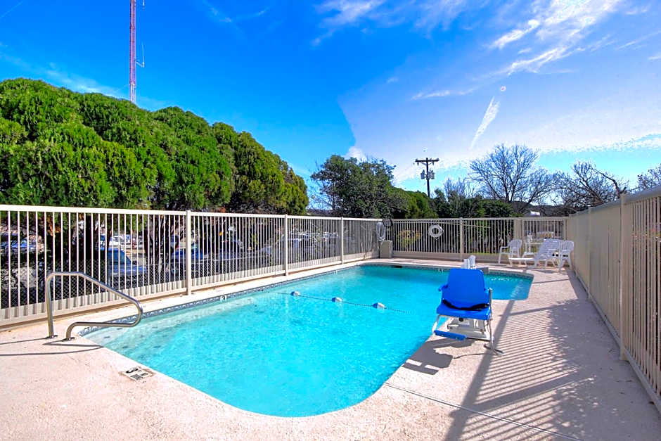 Motel 6-Kerrville, TX