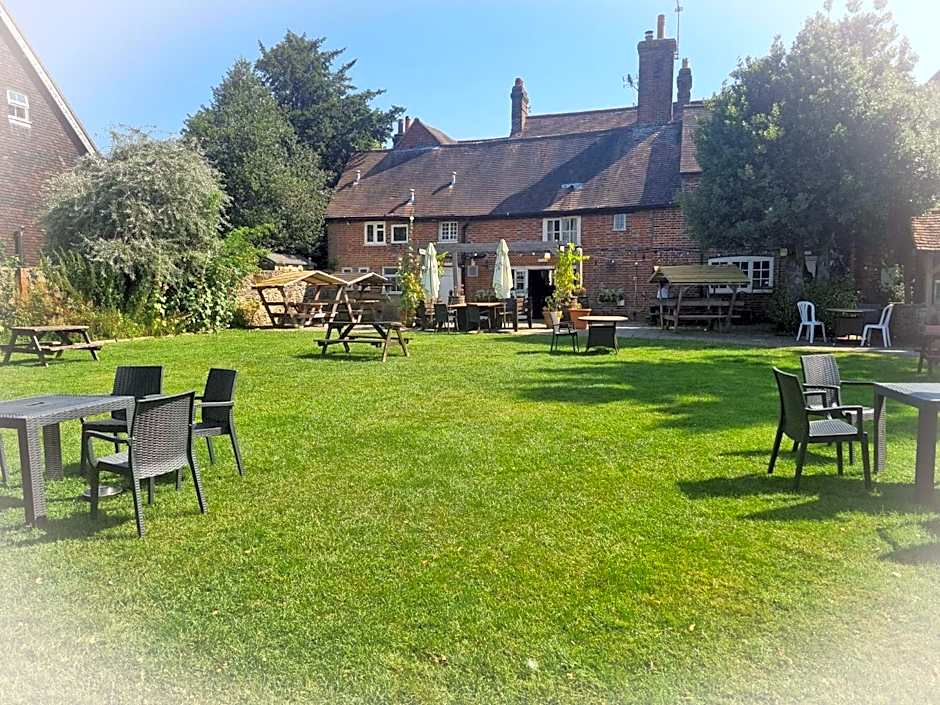 The Red Lyon Slinfold