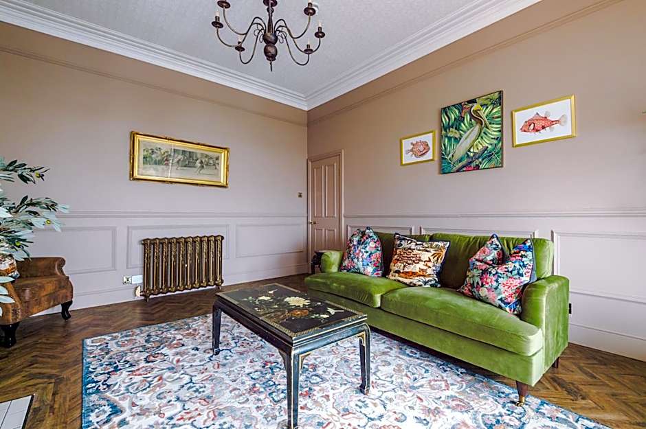 Russell Court by Orenda-Luxe