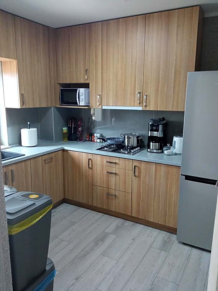 Szafir - NoclegiGrodziskPL