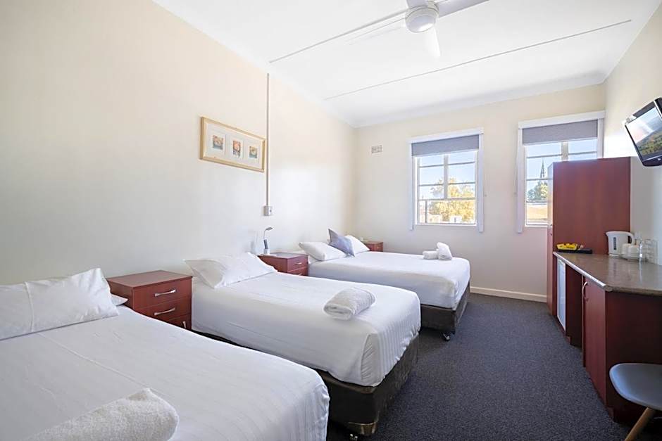 Knickerbocker Hotel